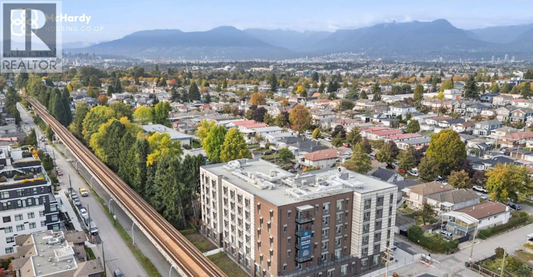 5085 Mchardy Street, Vancouver, BC, V5R 0L7 - 4