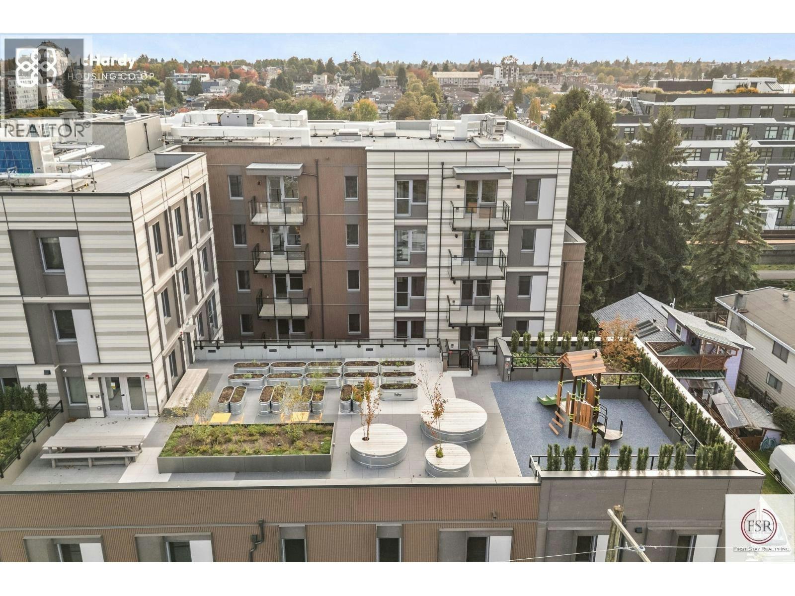 5085 Mchardy Street, Vancouver, BC, V5R 0L7 - 40