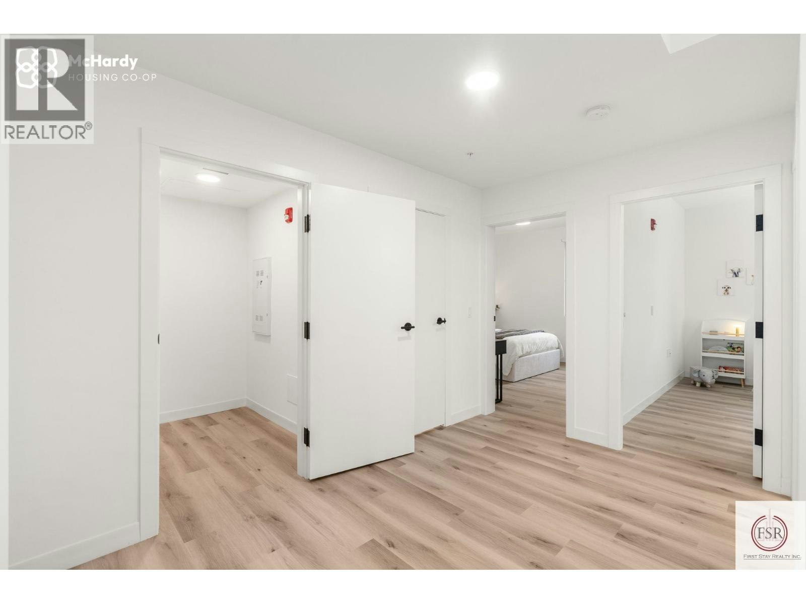 5085 Mchardy Street, Vancouver, BC, V5R 0L7 - 12
