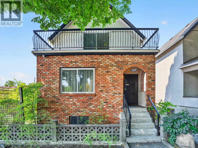 945-927 Princess Avenue, Vancouver, BC, V6A 3E8 - 3
