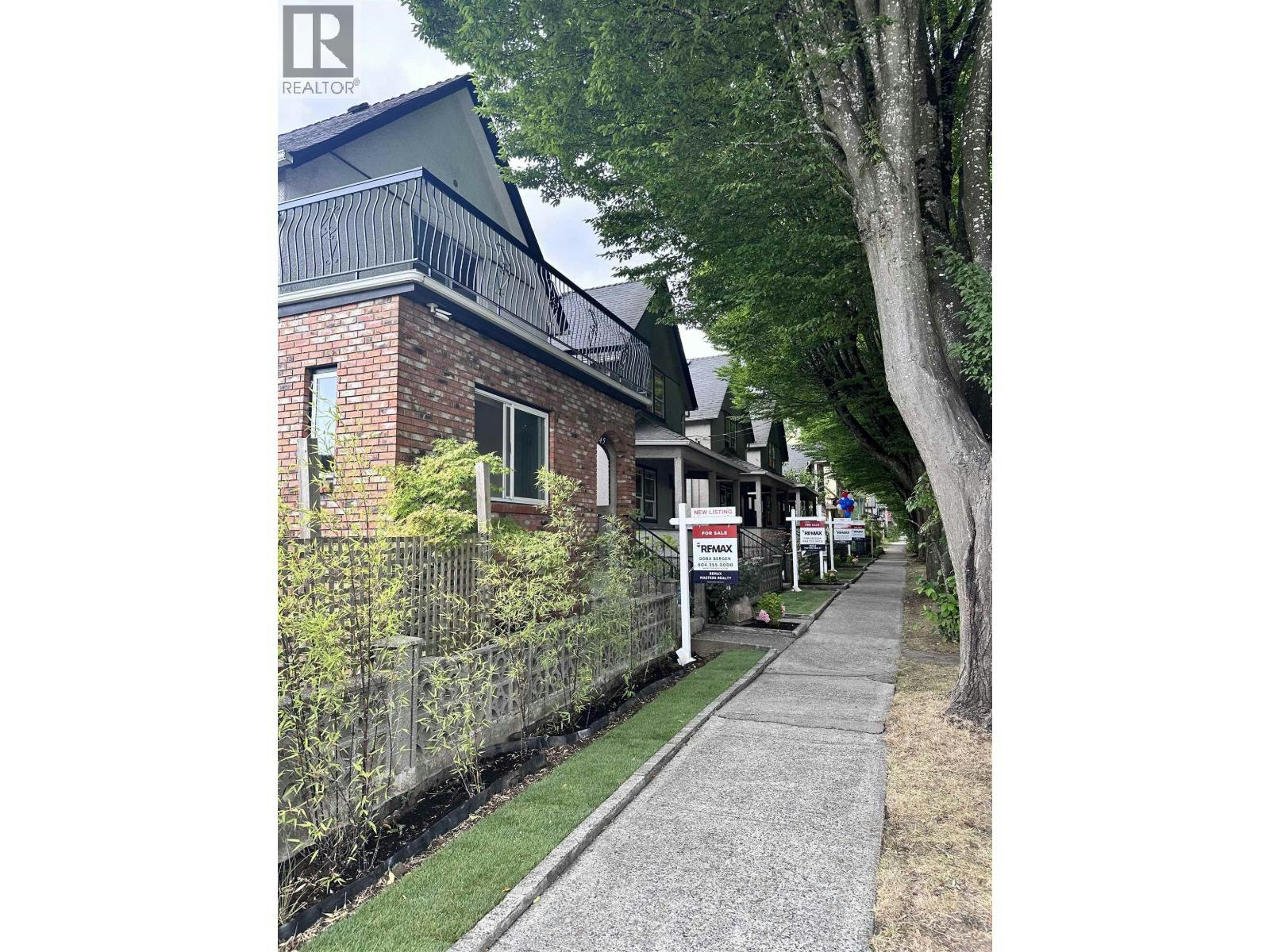 945-927 Princess Avenue, Vancouver, BC, V6A 3E8 - 2