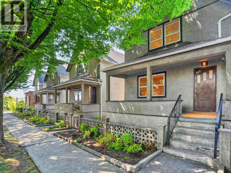 945-927 Princess Avenue, Vancouver, BC, V6A 3E8