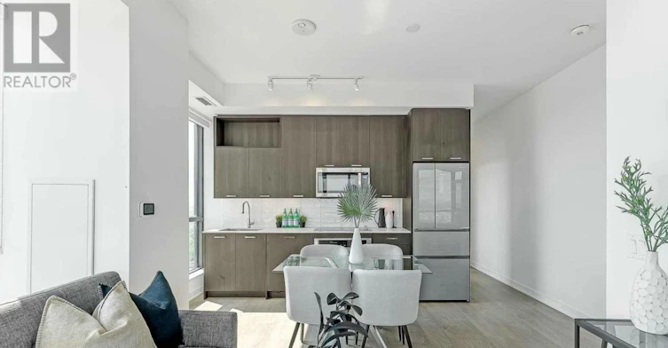 LPH04-120 Eagle Rock Way, Vaughan, ON, L6A 5C2 - 2