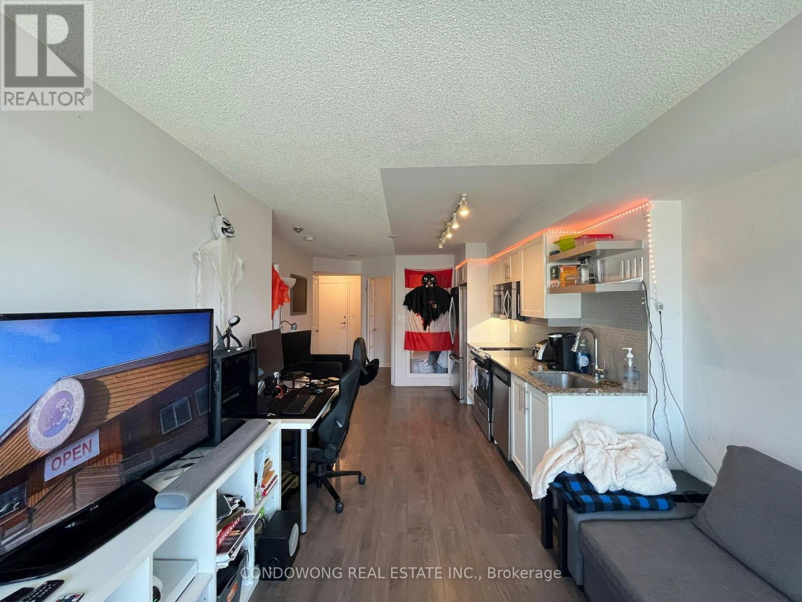 1910-400 Adelaide Street E, Toronto, ON, M5A 4S3 - 2