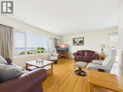 3848 Gordon Avenue - 5