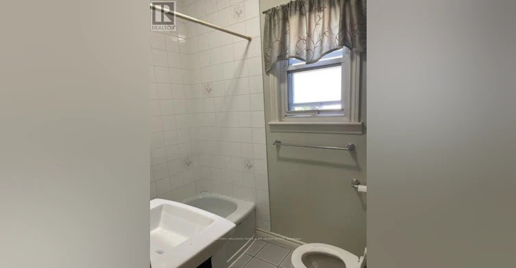 54 Highland Park Boulevard E, Markham, ON, L3T 1B3 - 10