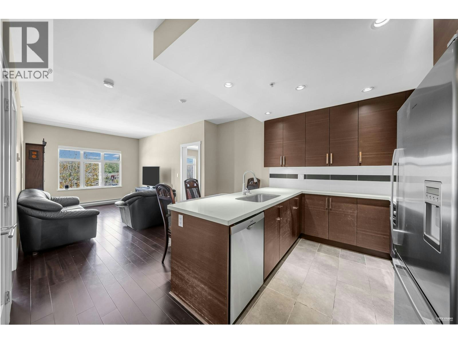301-4710 Hastings Street, Burnaby, BC, V5C 2K7