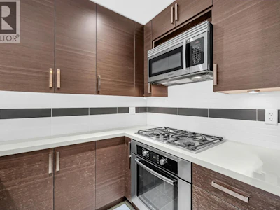 301-4710 Hastings Street - 3
