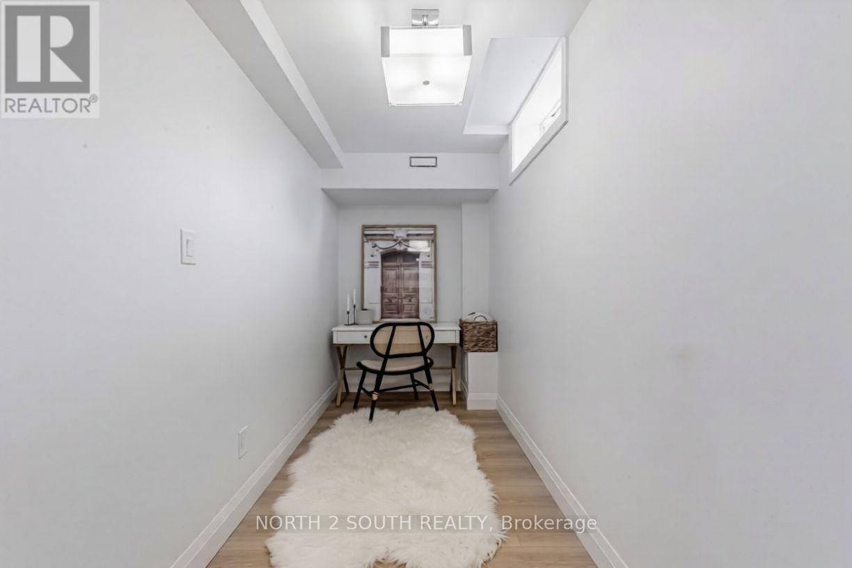 BSMT-9 Glenvalley Drive, Toronto, ON, M6M 4V8 - 9