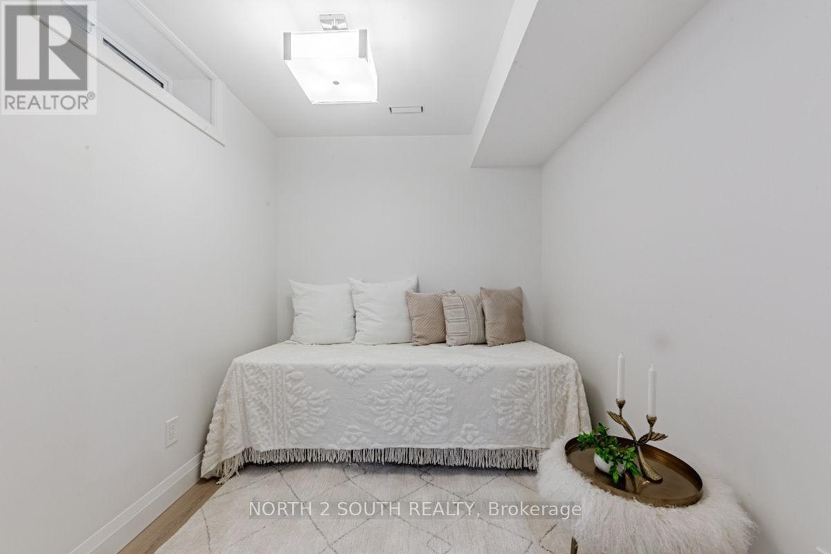 BSMT-9 Glenvalley Drive, Toronto, ON, M6M 4V8 - 8