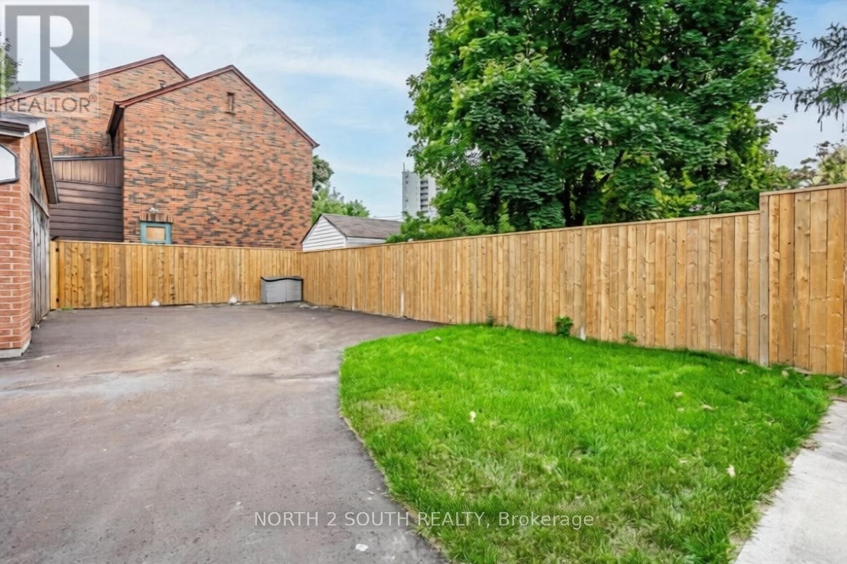 BSMT-9 Glenvalley Drive, Toronto, ON, M6M 4V8 - 2