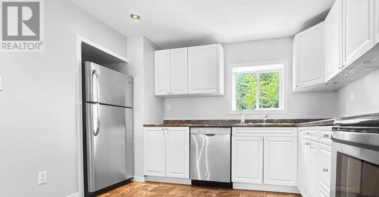 143 Bonnechere Street S, Renfrew, ON, K7V 1Z6 - 4