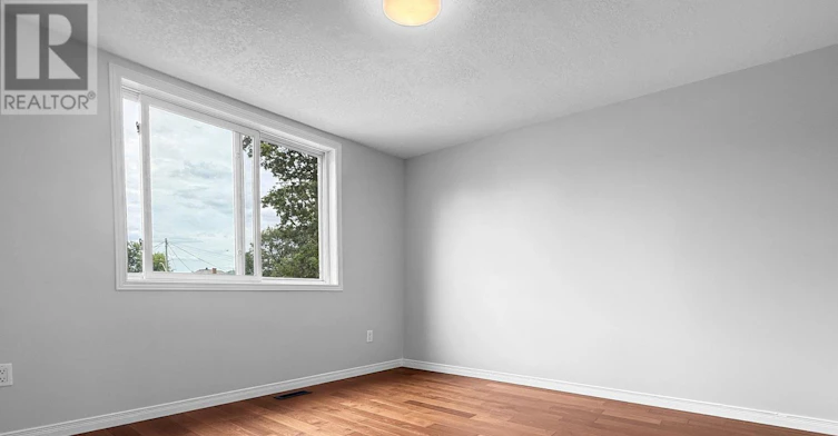 143 Bonnechere Street S, Renfrew, ON, K7V 1Z6 - 9