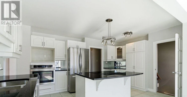10 Elma Street, Ottawa, ON, K1T 3W8 - 8