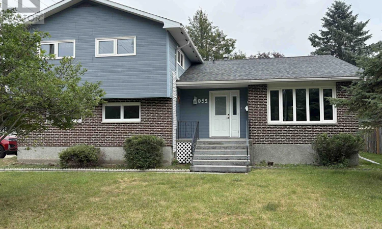 952 Russell Bay