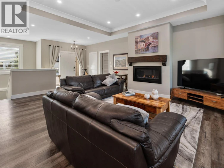 12-3820 NE 20th Street, Salmon Arm, BC, V1E 0G7 - 12