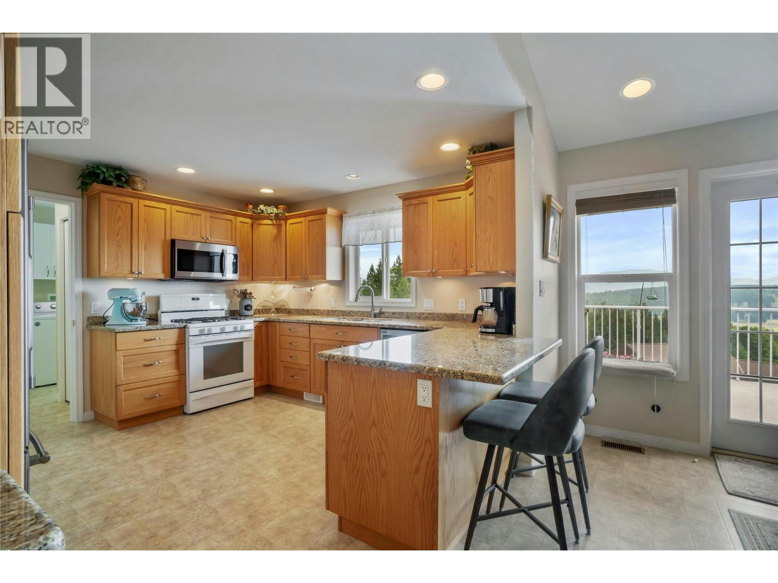1406 Huckleberry Drive, Sorrento, BC, V0E 2W1 - 10