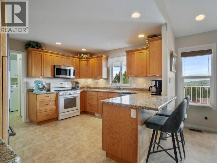 1406 Huckleberry Drive, Sorrento, BC, V0E 2W1 - 10