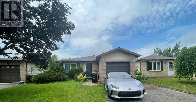 MAIN-73 Hickling Trail, Barrie, ON, L4M 5S7