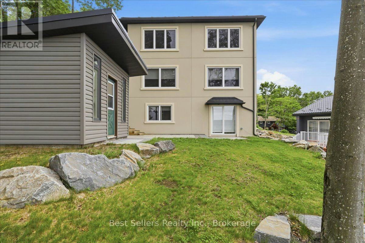 1-54 Florence Street W, Huntsville, ON, P1H 1V5 - 2