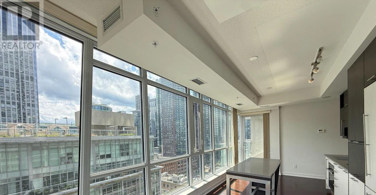 1504-30 Nelson Street, Toronto, ON, M5V 0H5 - 3