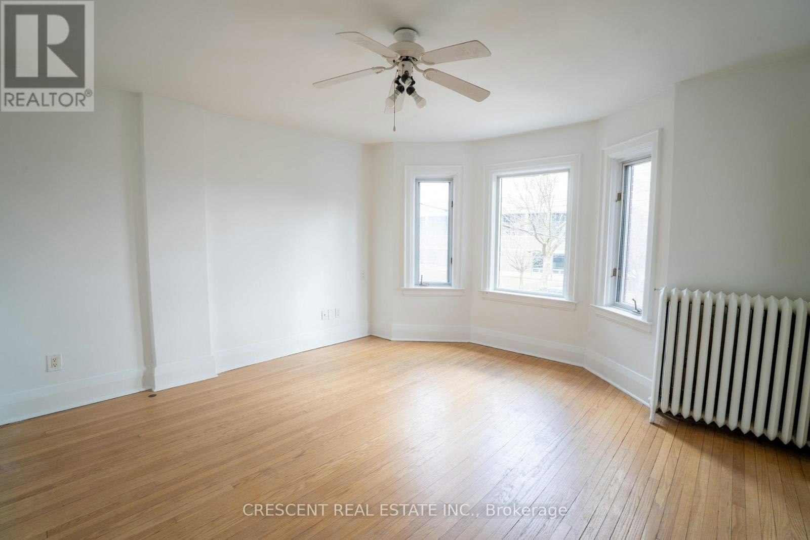MAIN-520 Prince Edward Drive N, Toronto, ON, M8X 2M5 - 4