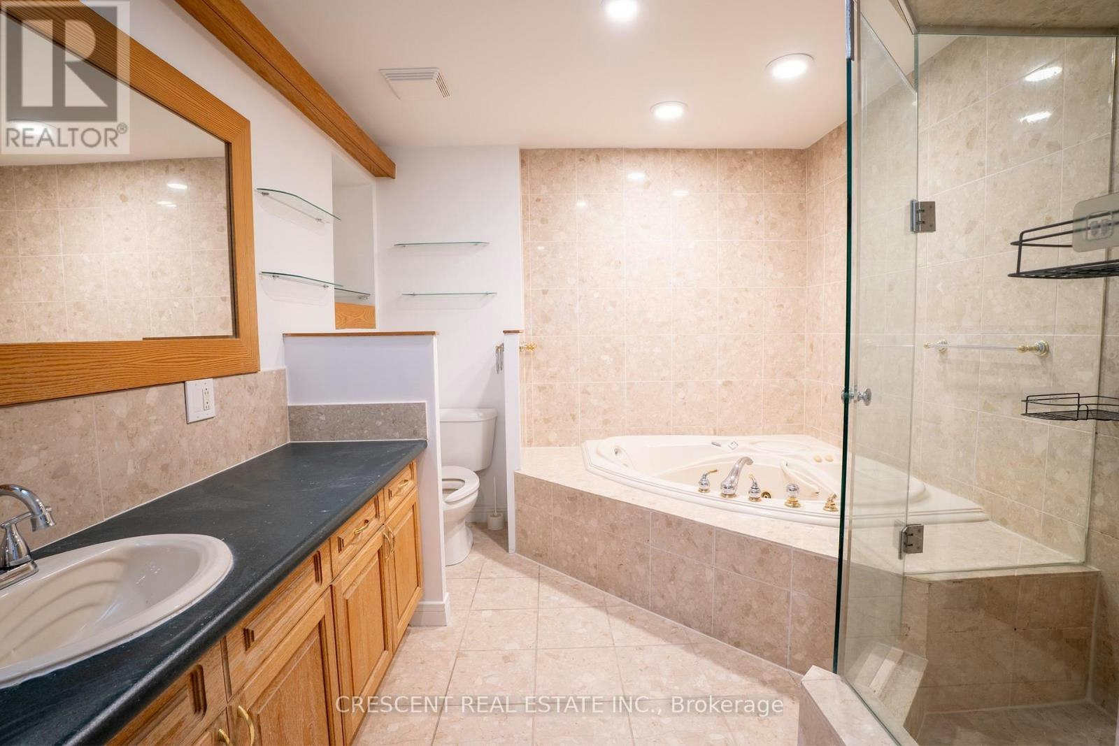 MAIN-520 Prince Edward Drive N, Toronto, ON, M8X 2M5 - 19