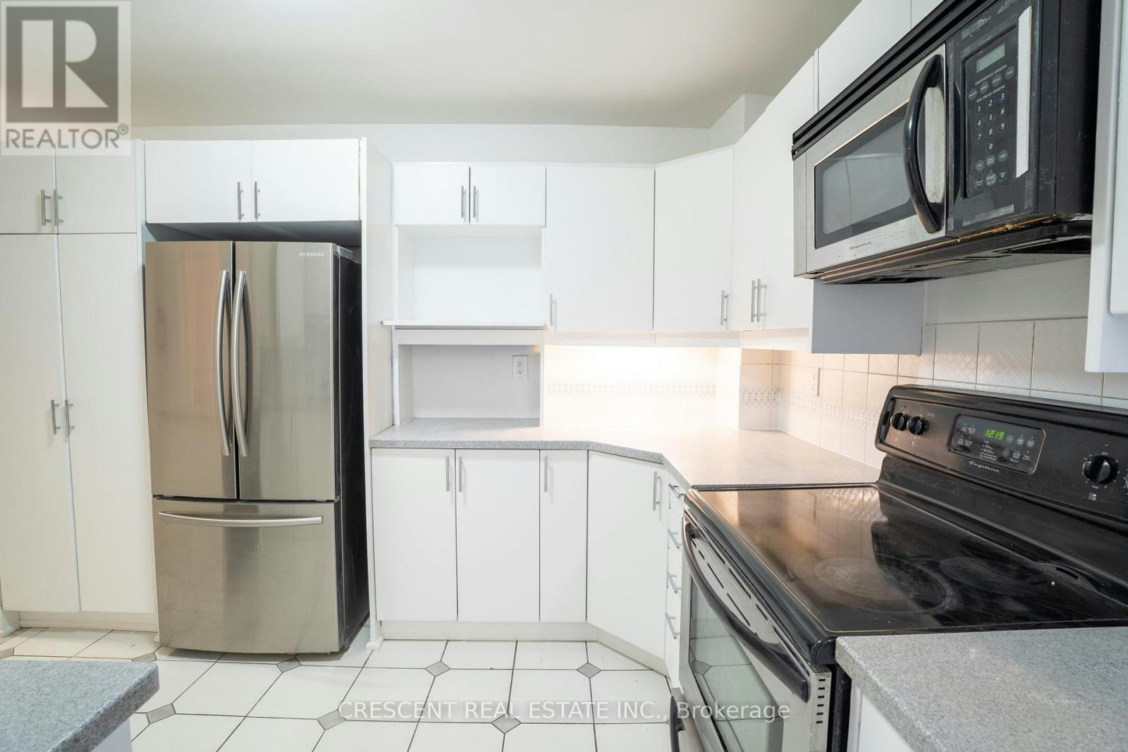 MAIN-520 Prince Edward Drive N, Toronto, ON, M8X 2M5 - 9
