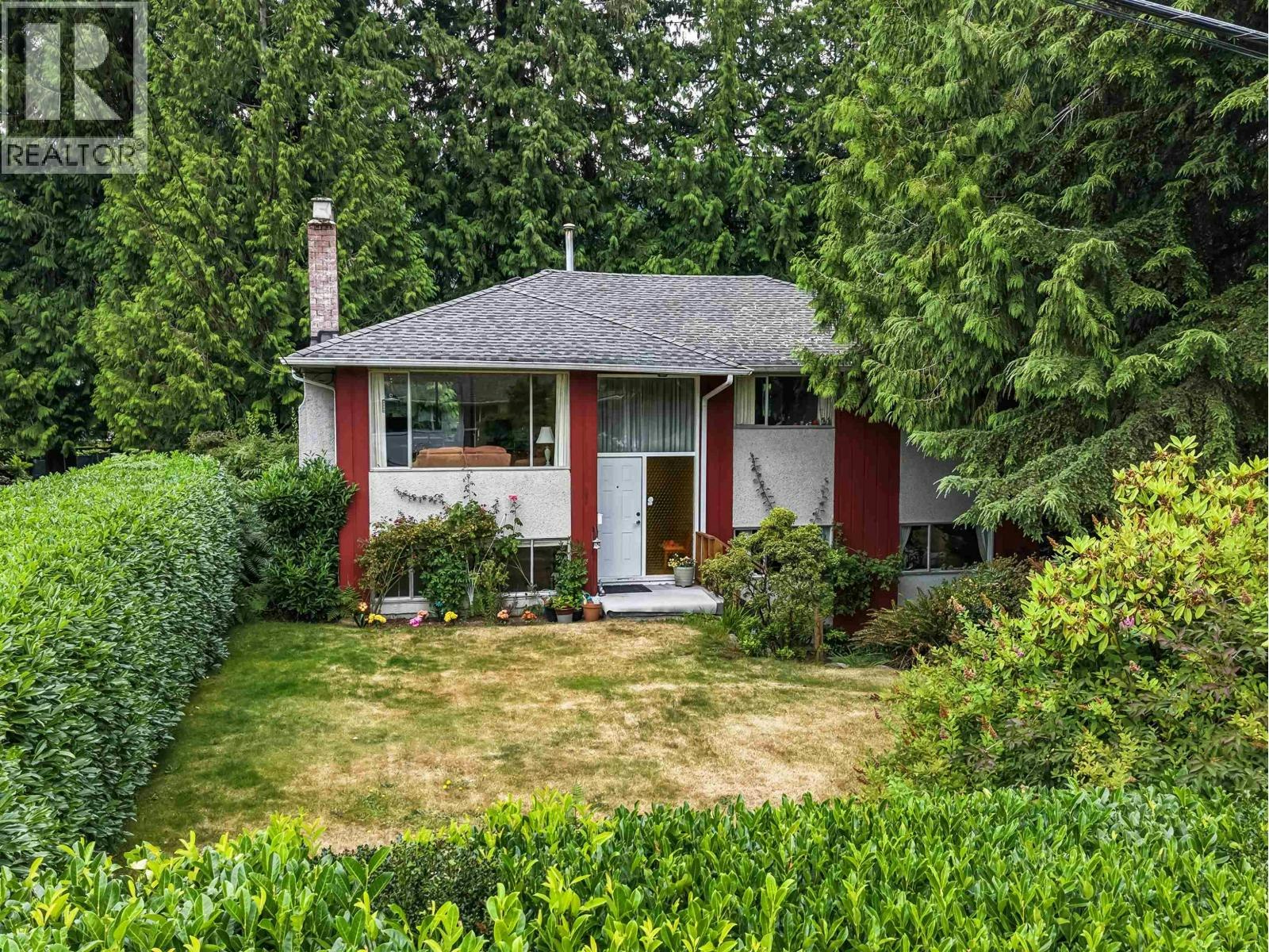 628 E St. James Road, North Vancouver, BC, V7N 1L6