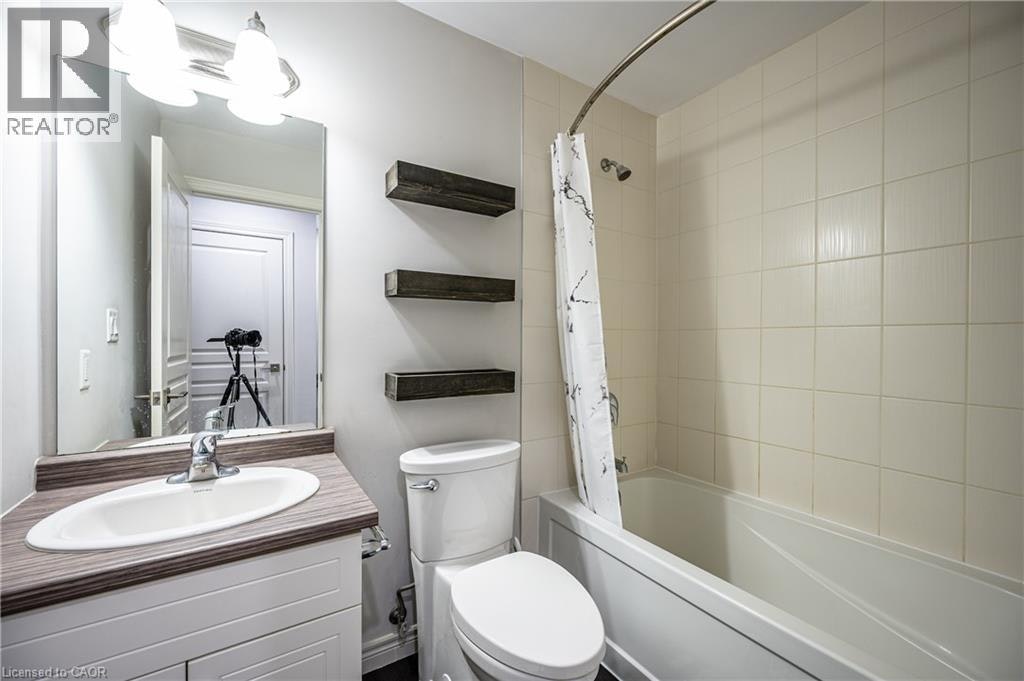 5 Whitehaven Lane, Kitchener, ON, N2H 0B3 - 18