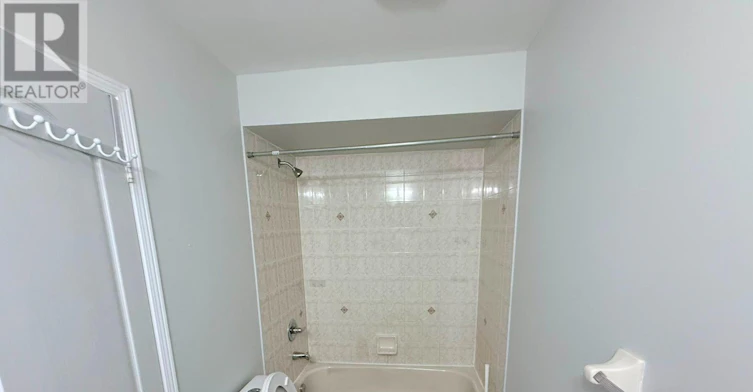 MAIN/SECOND-124 Crystalview Crescent E, Brampton, ON, L6P 2S2 - 14