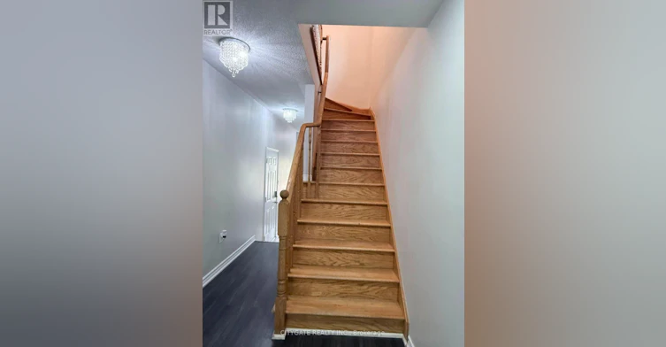 MAIN/SECOND-124 Crystalview Crescent E, Brampton, ON, L6P 2S2 - 7
