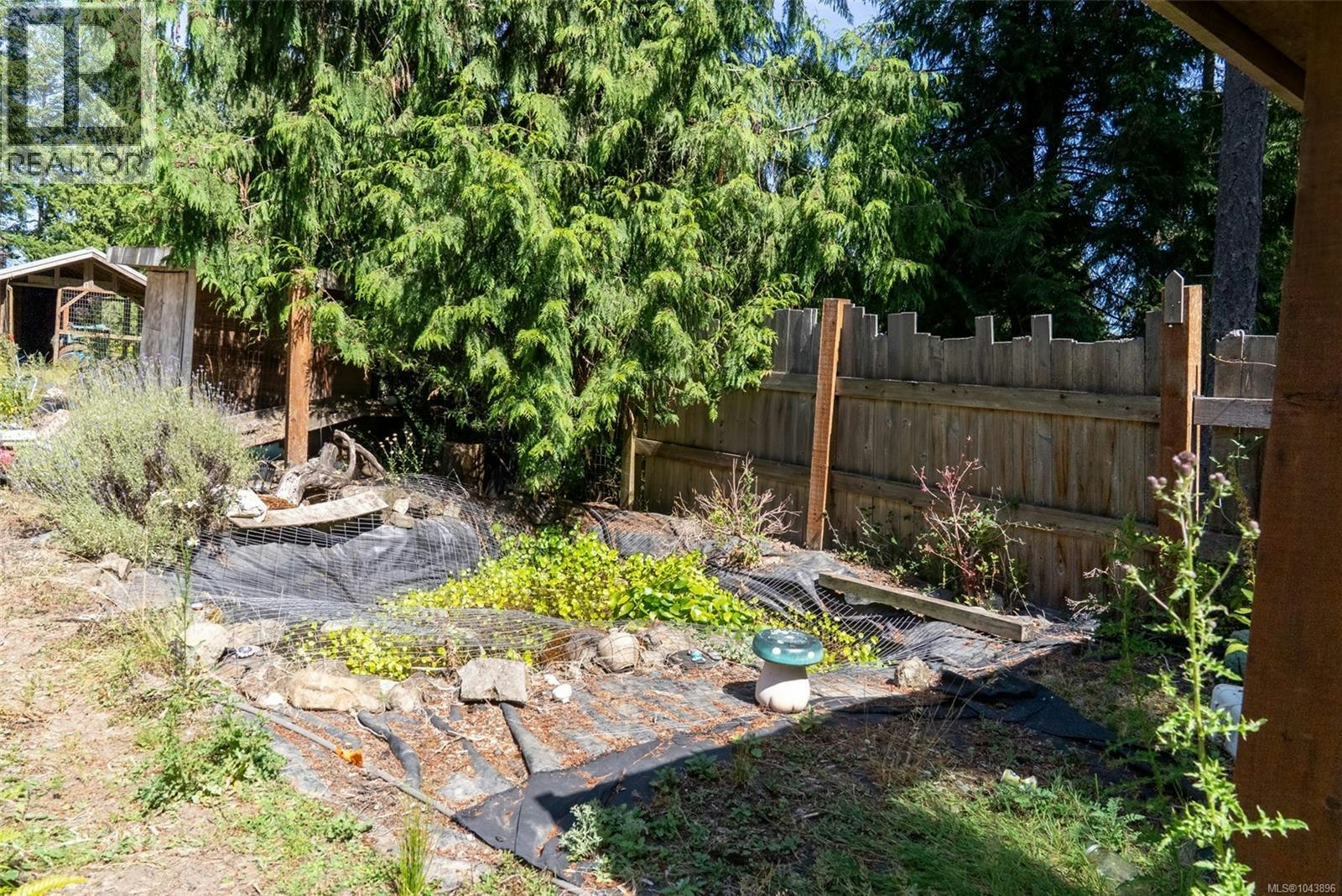 4622 Sailor Road, Pender Island, BC, V0N 2M0 - 13