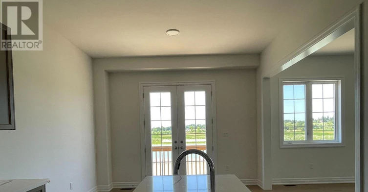 68 Thomas Smith Street, Georgina, ON, L4P 0T8 - 8