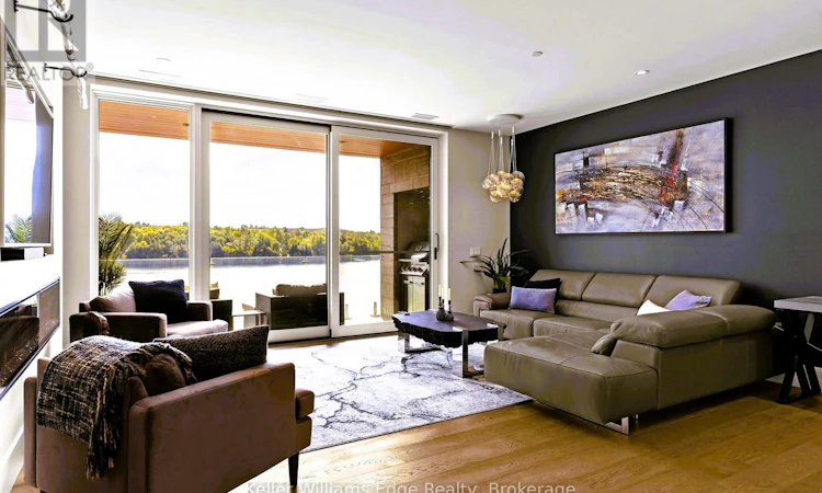 209-727 Grandview Drive