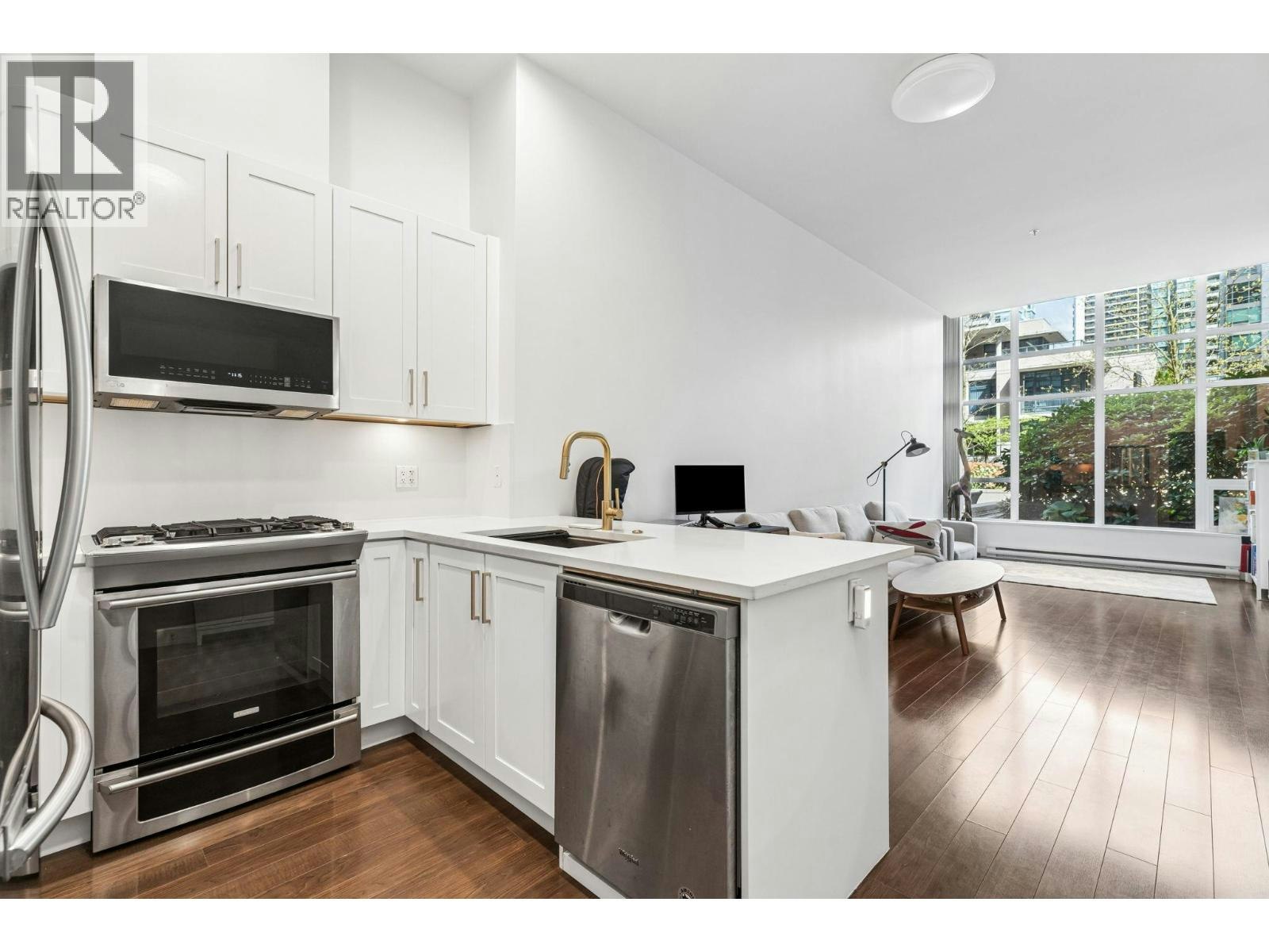 101-2077 Rosser Avenue, Burnaby, BC, V5C 0E1