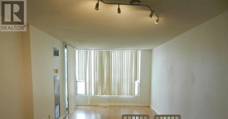 1905-750 Bay Street, Toronto, ON, M5G 1N6 - 3