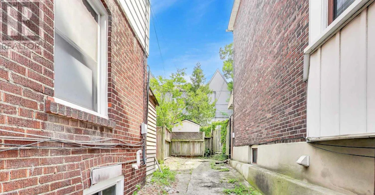 163 Glenmount Park Road, Toronto, ON, M4E 2E3 - 32