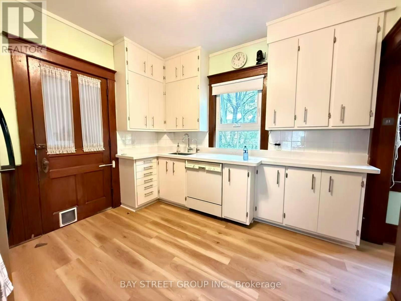 7 Pavillion Street, Markham, ON, L3R 1N8 - 2