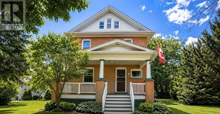 7 Pavillion Street, Markham, ON, L3R 1N8