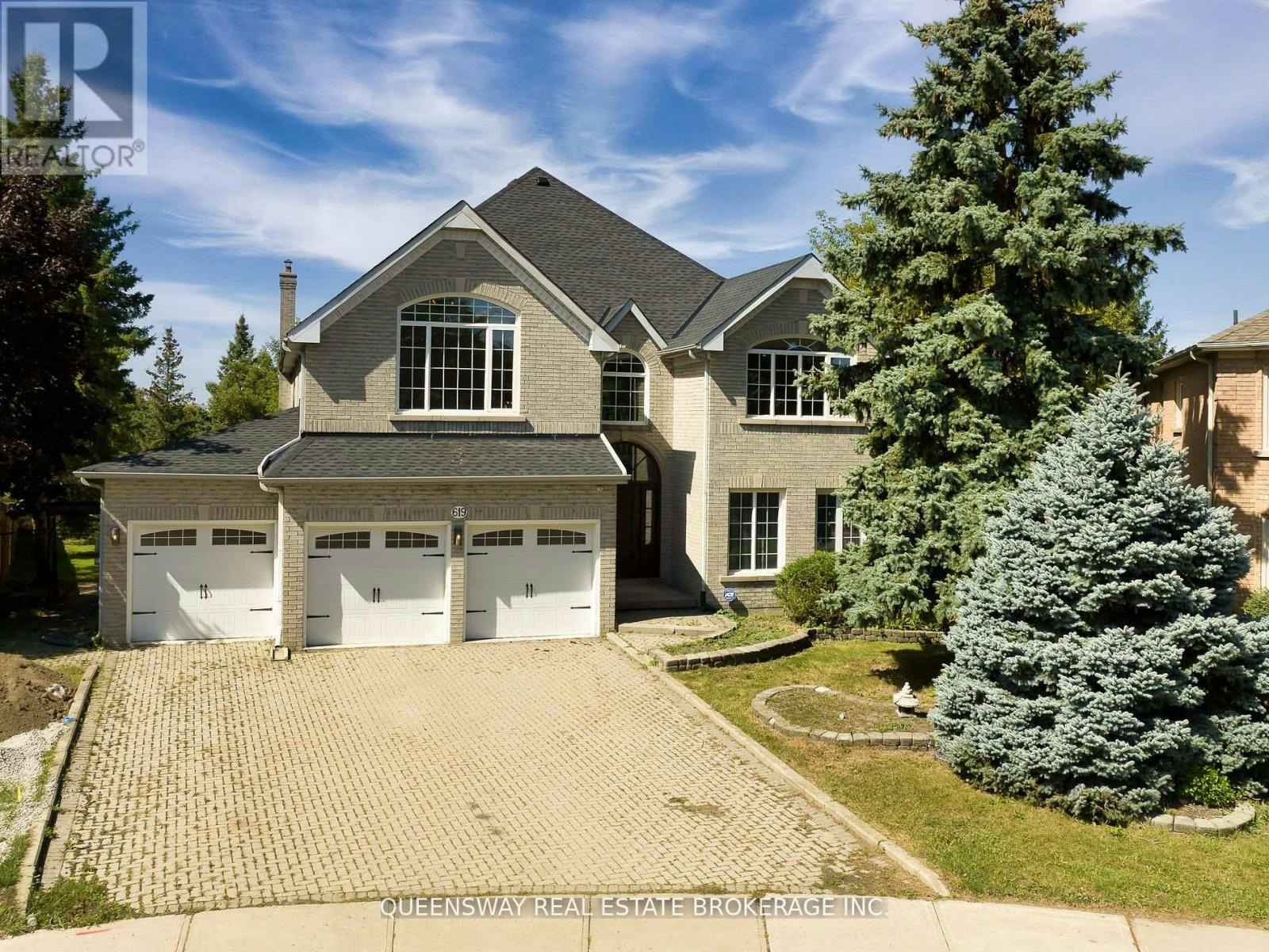619 Culler Mews, Newmarket, ON, L3X 1V8 - 2