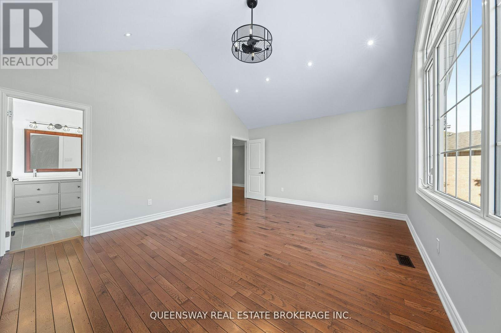 619 Culler Mews, Newmarket, ON, L3X 1V8 - 25