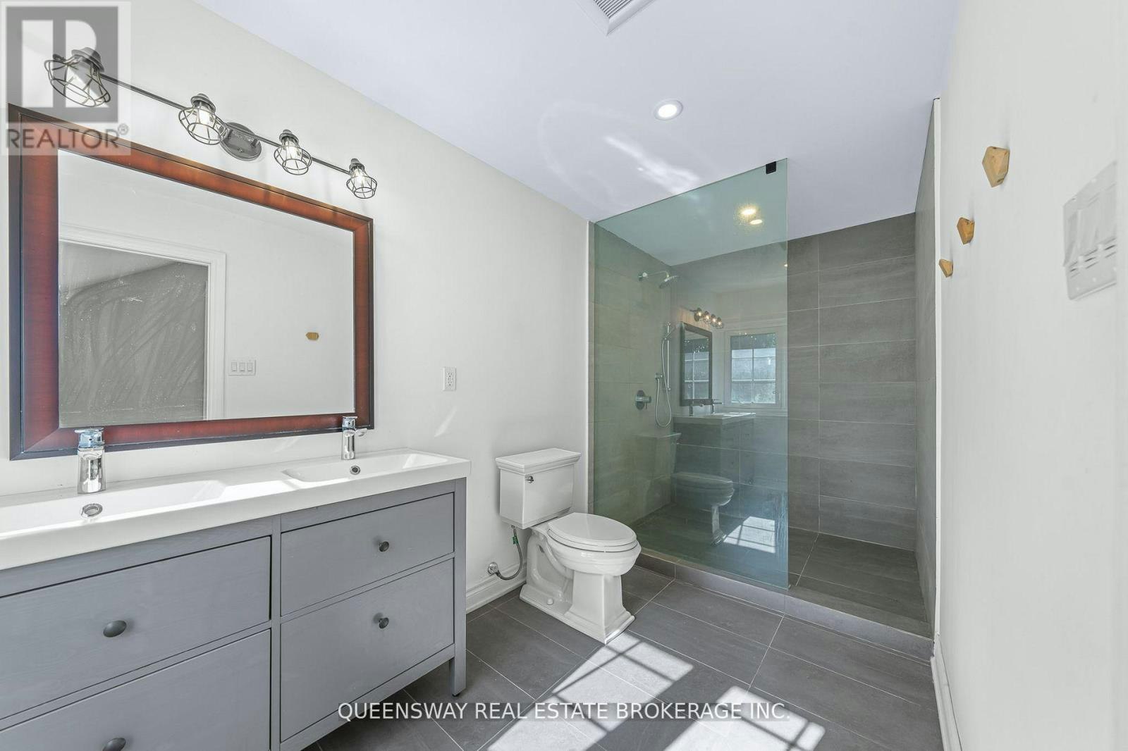 619 Culler Mews, Newmarket, ON, L3X 1V8 - 35