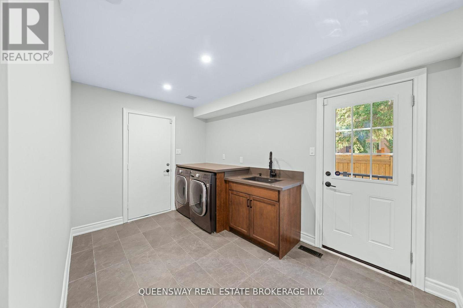 619 Culler Mews, Newmarket, ON, L3X 1V8 - 28