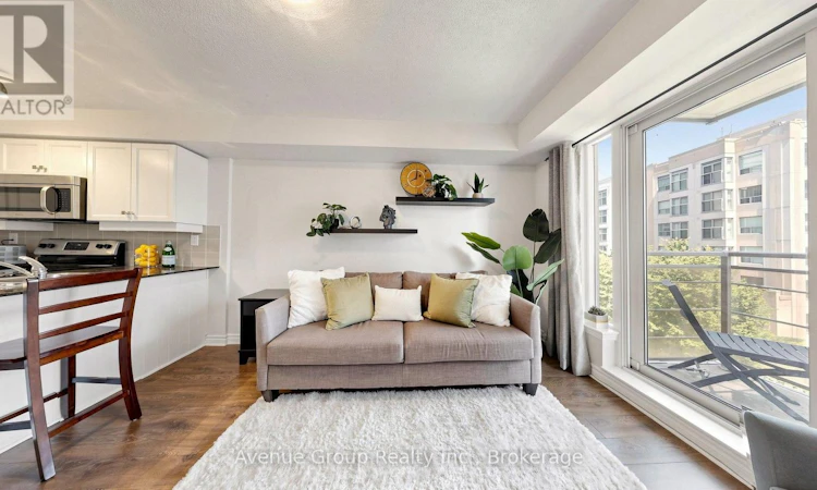 513-19 Barberry Place