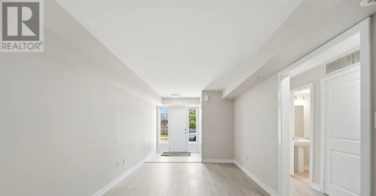 253-60 Parrotta Drive, Toronto, ON, M9M 0E5 - 9