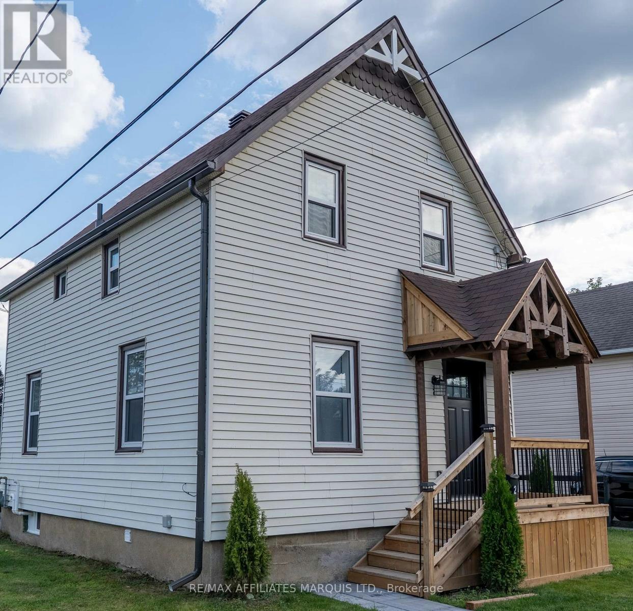2 Whitehead Avenue, Cornwall, ON, K6J 1B1