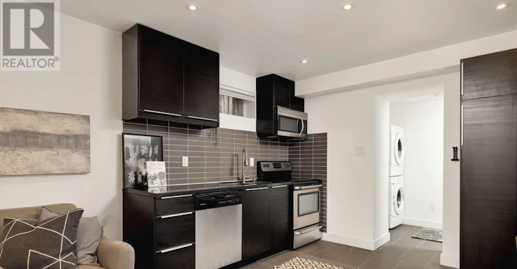 LOWER-135 Prescott Avenue, Toronto, ON, M6N 3G9 - 3