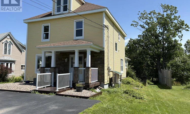 1637 Main Street NORTH