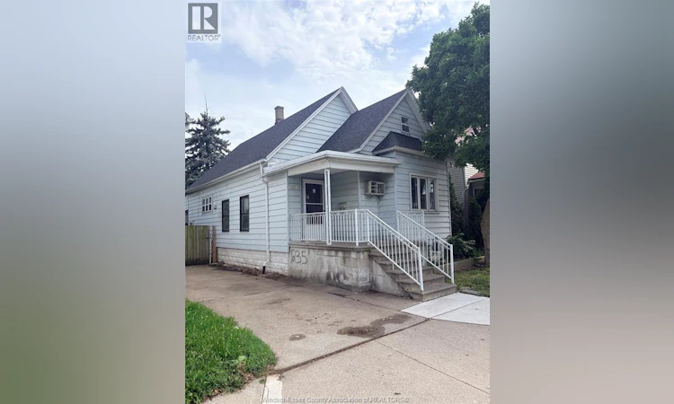 1235 Erie Street East